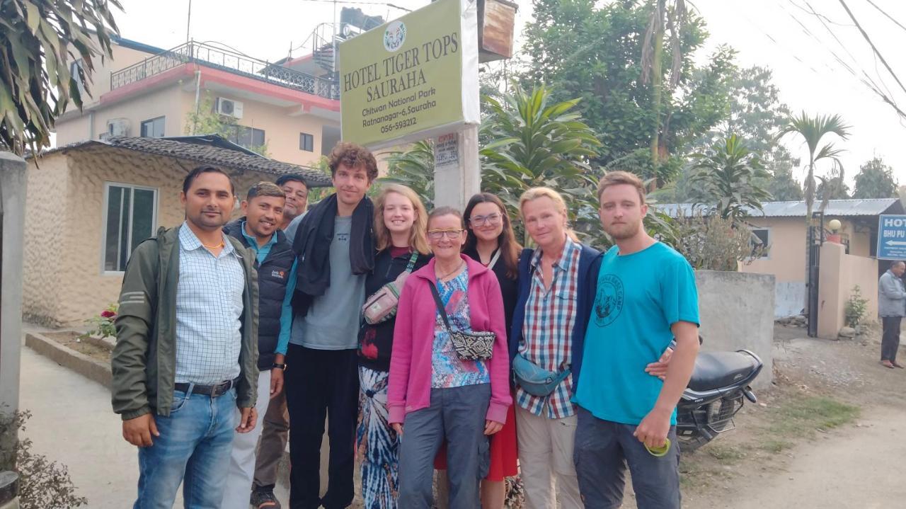 Hotel Tiger Tops Sauraha Esterno foto